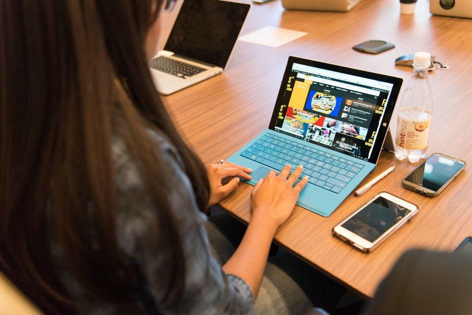 LinkedIn DM Campaigns